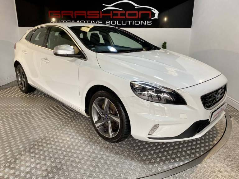 2016 Volvo V40 2.0 R-Design D3 Hatchback Diesel Manual