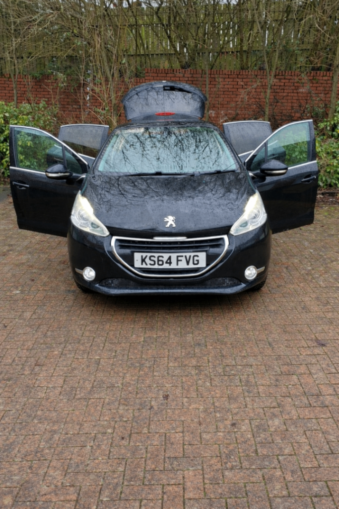 Peugeot, 208, Hatchback, 2015, Manual, 1199 (cc), 5 doors