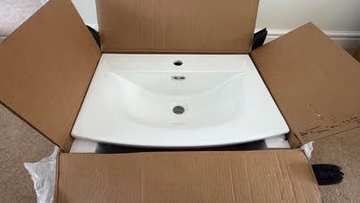 Curved Ceramic Basin, 600mm,