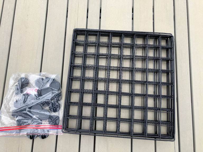 Pawhut Pet Playpen Metal Wire Fence 10x Panel Enclosure 35x35cm Black – Mint condition