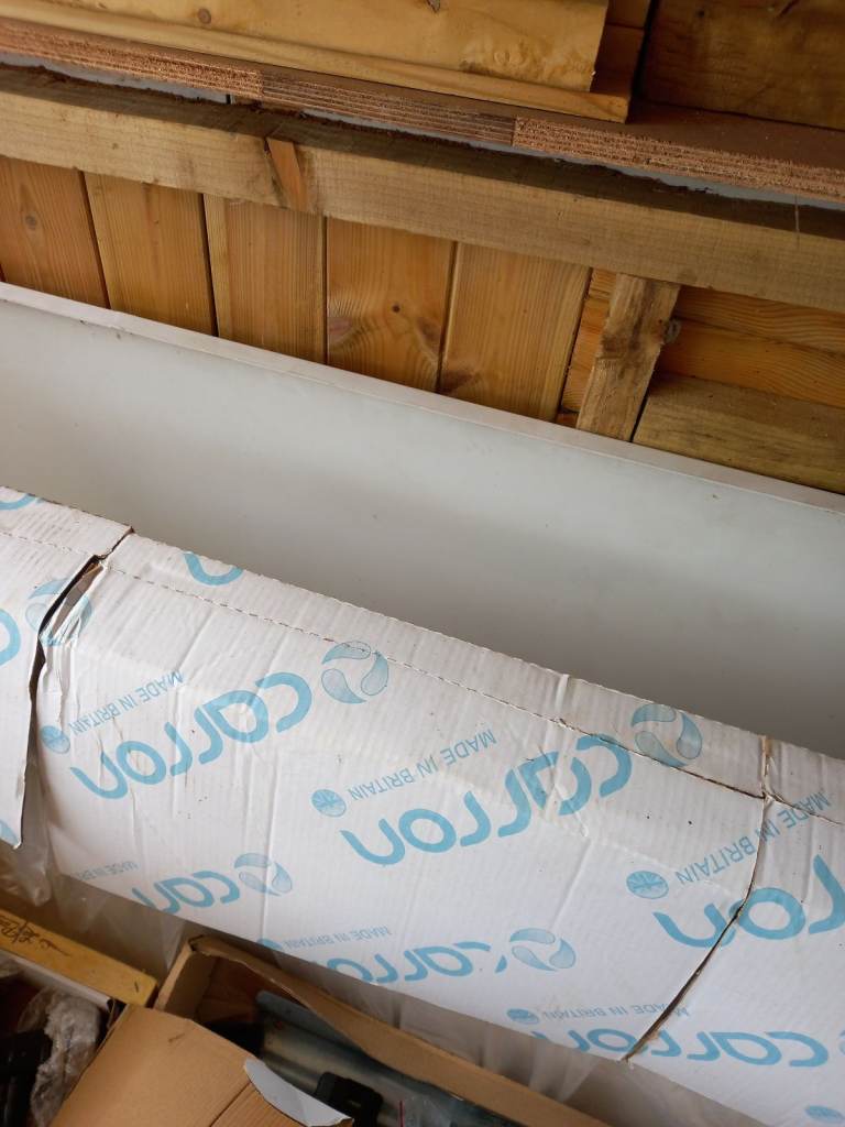 BATH UNUSED STORED IN GARAGE.  AS NEW CONDITION Halcyon Square 1750 x 800