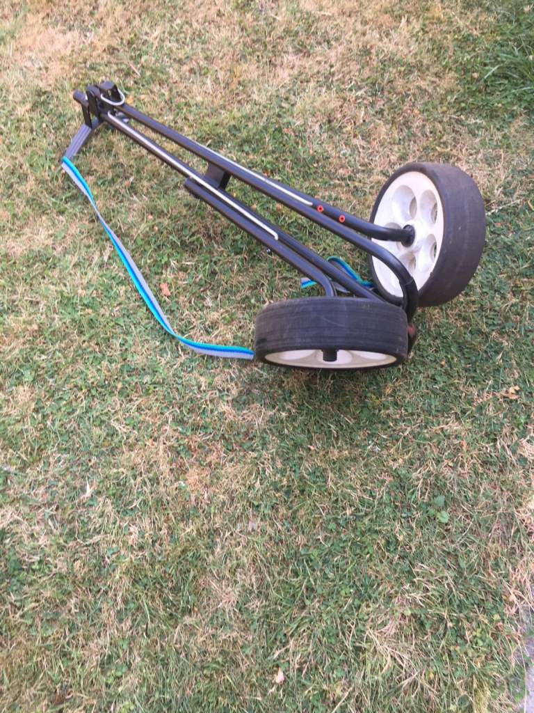 Golf Trolley: Push Pull, collapsible – Good Condition