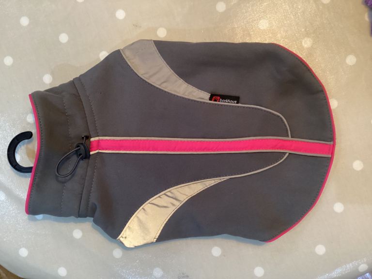 Dog Coat Brand New Size XS or 28cm long Water Resistant Lined Reflective