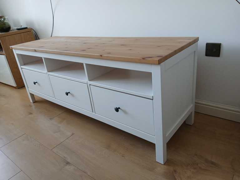 HEMMES TV bench