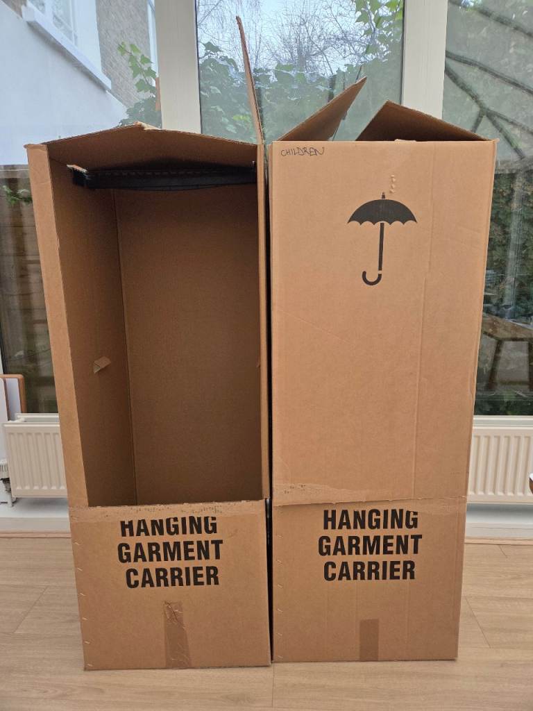 Wardrobe packing boxes