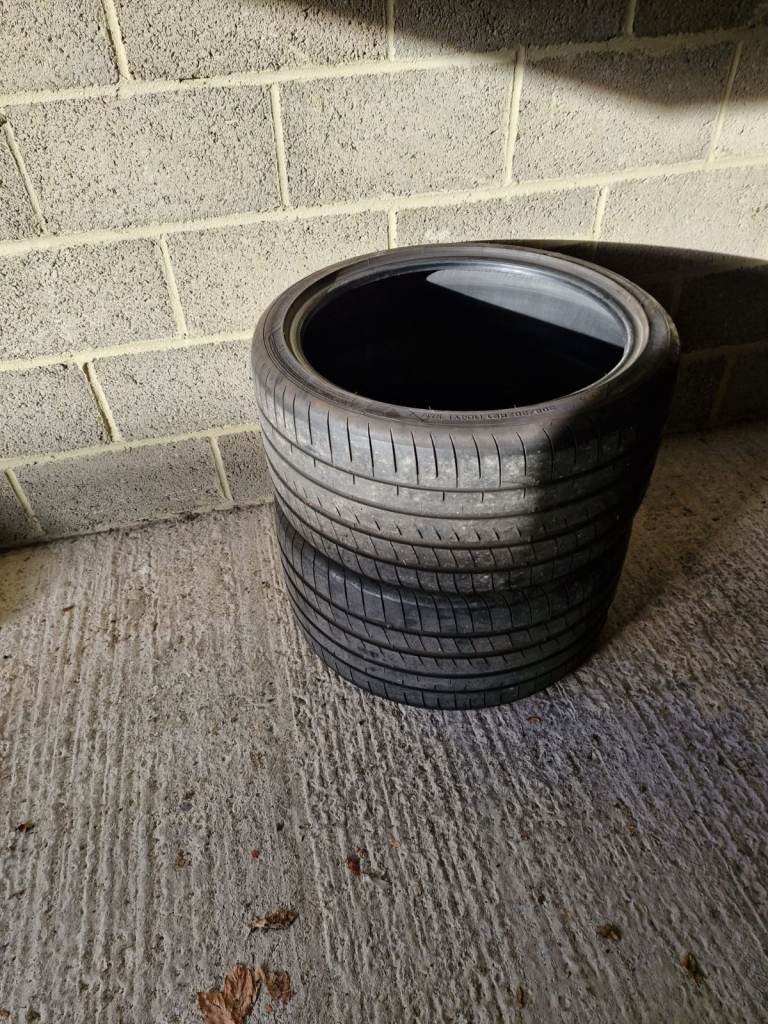 GOODYEAR Car Tyres 305/30ZR21 104 Y EAGLE F1 Tubeless