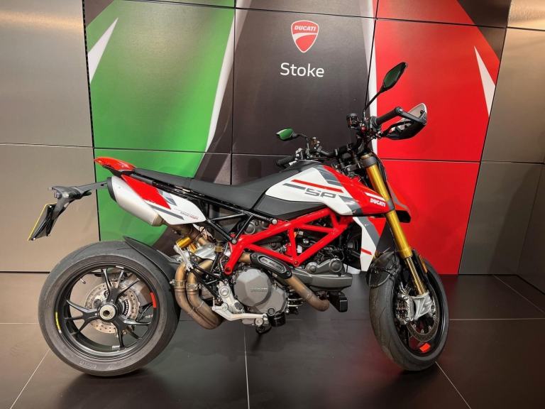 DUCATI HYPERMOTARD 950 SP 2024 BIKE ONLY 733 MILES STUNNING