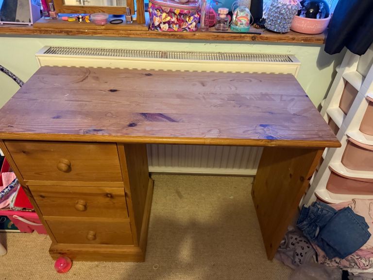 Pine desk