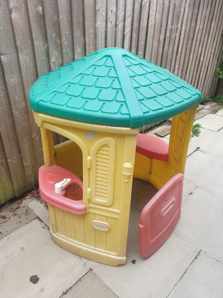 Play house - fun outdoors - FREE collection only