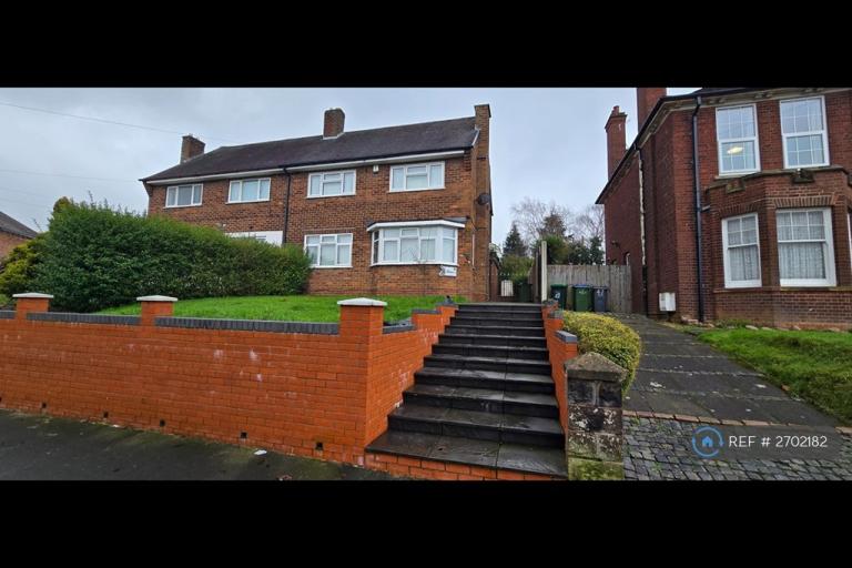 3 bedroom house in Brandhall Road, Oldbury, B68 (3 bed) (#2702182)