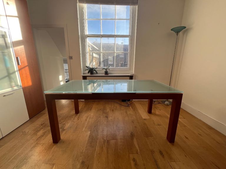 Extendable Dining Table