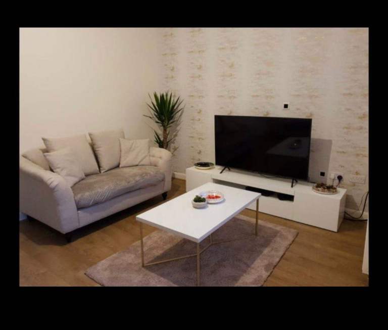 Large luxury Double bedroom - Low Deposit