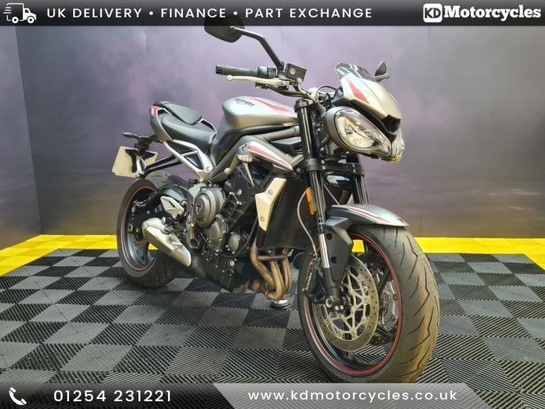 TRIUMPH STREET TRIPLE 765 R, 2022, only 678 miles