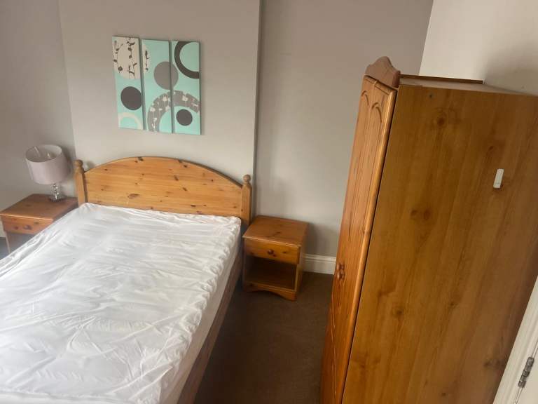 Spacious & Cosy Double Room For Rent AT CO1 2AJ