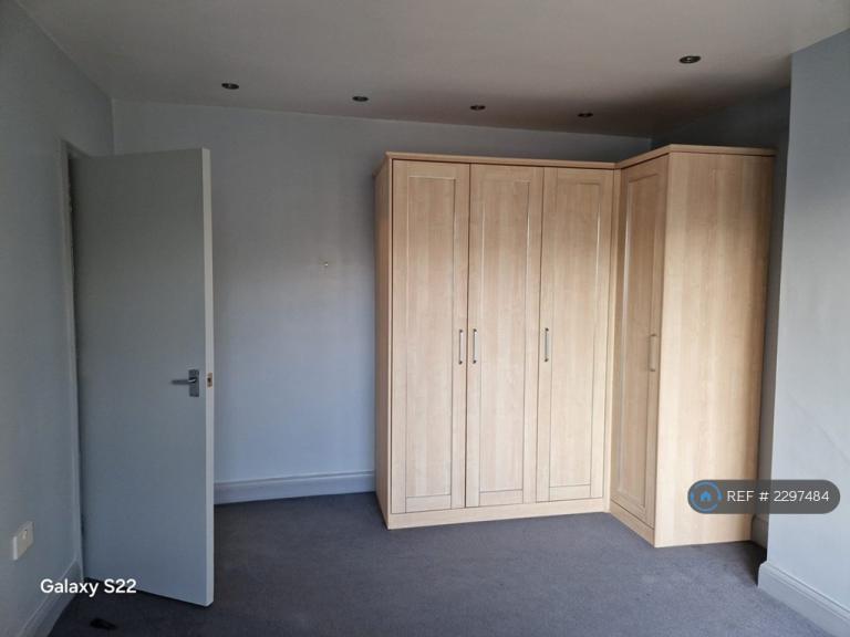 4 bedroom house in Abbotts Drive, Wembley, HA0 (4 bed) (#2297484)