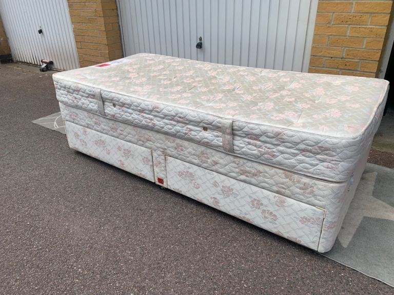 Cream/white single bed free delivery London 