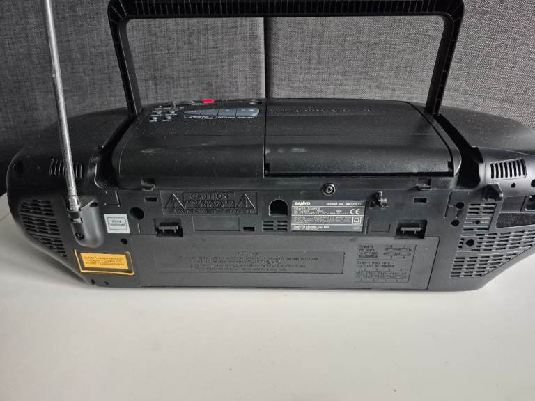Retro Sanyo MCD-Z37 Boombox