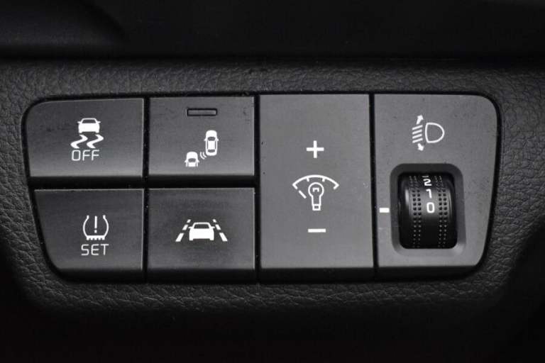 2019 Kia Stonic 1.0 T Gdi 4 Suv 5dr Petrol Dct Euro 6 (s/s) (118 Bhp) HATCHBACK Petrol Automatic