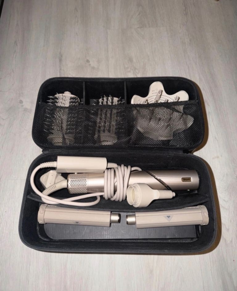 Shark flex style with case 