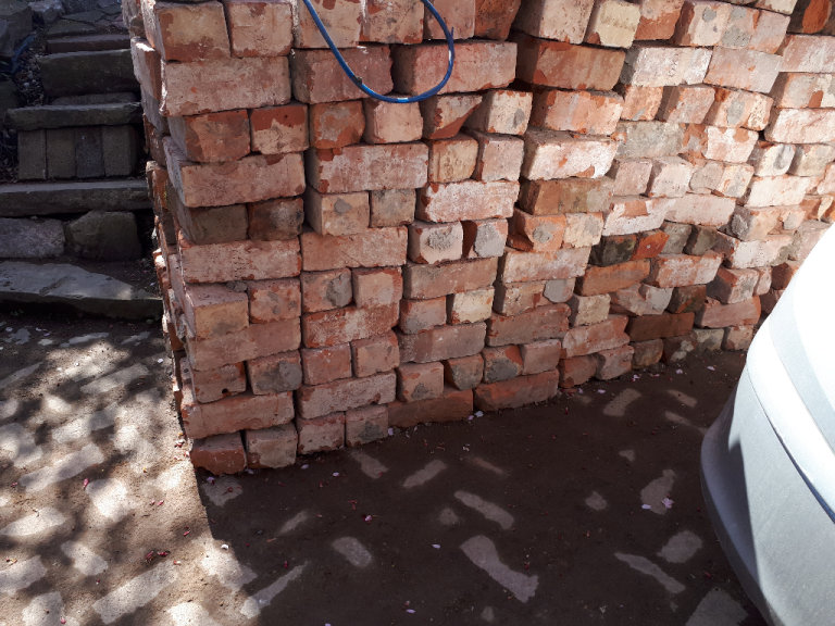 Reclaimed bricks for sale can deliver 