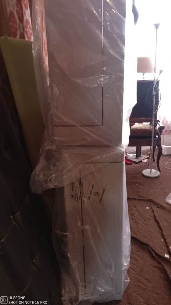 King size bed base (brand new)