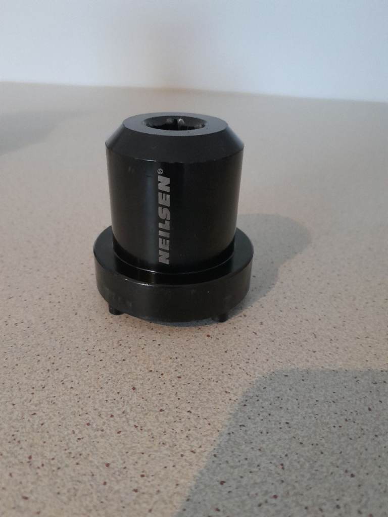 Neilsen Suzuki Jimny Front Wheel Bearing Tool Socket Ring Lock