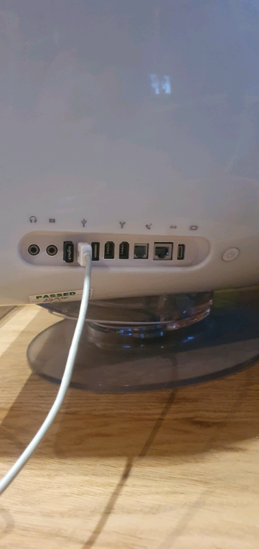 REDUCED   Genuine Apple eMac 1.25 GHz G4 Power PC / 256 Mb SDRAM