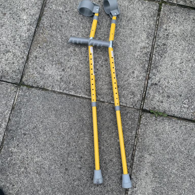 Childs Childrens Crutches Height adjustable age 6 7 8 9 10