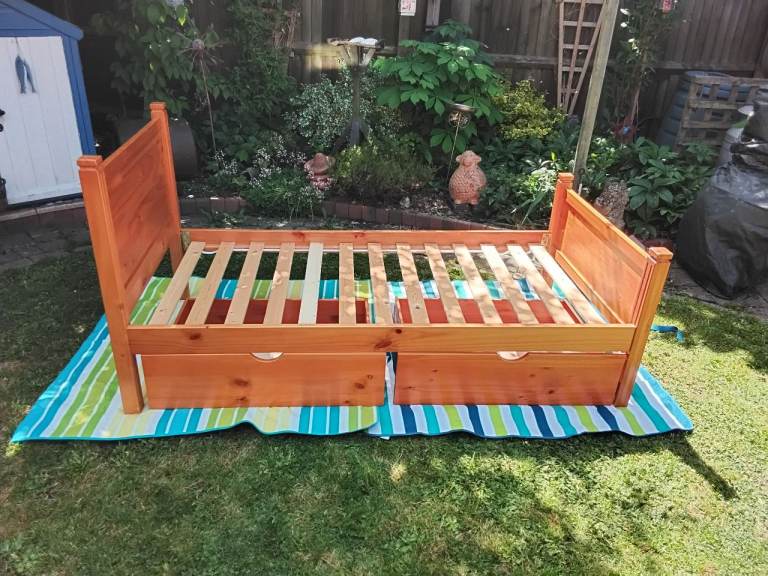 Single bed - solid wood