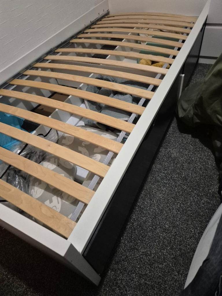 Single bed with draws damaged