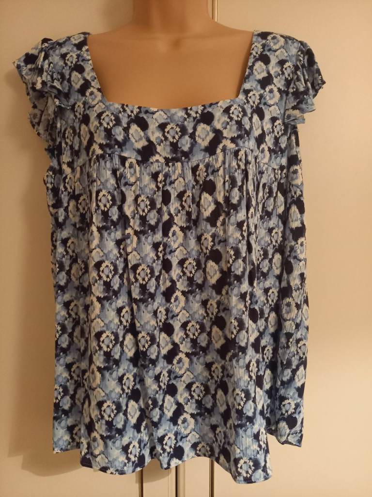 Papaya Ladies Peplum Top - Blues & White Floral Size 10 - Sleeveless