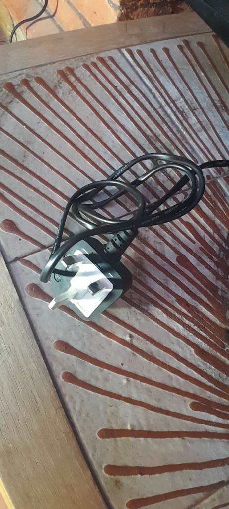 Panasonic Viera 26-inch HD LCD TV (TX-L26X20B) with Remote - Working Order