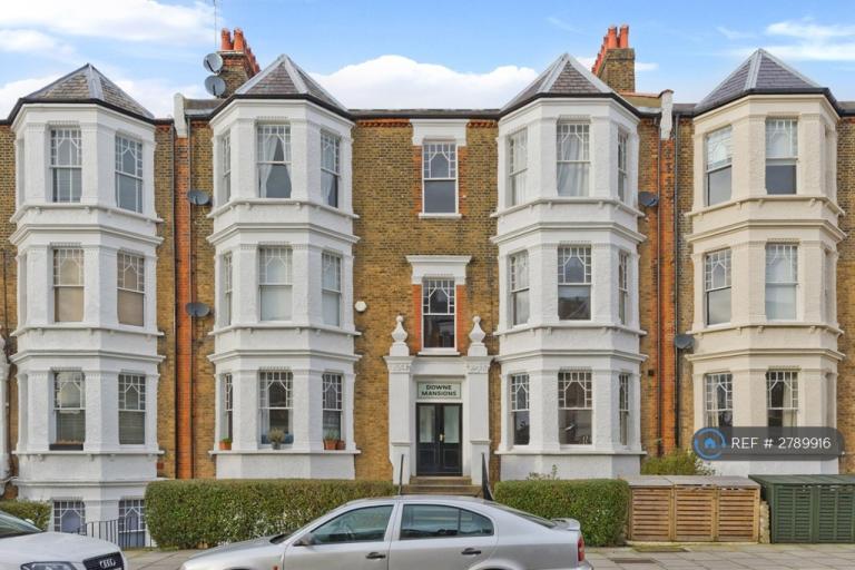 3 bedroom flat in Downe Mansions, London, NW6 (3 bed) (#2789916)