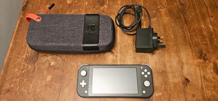 Nintendo Switch Lite + 256GB