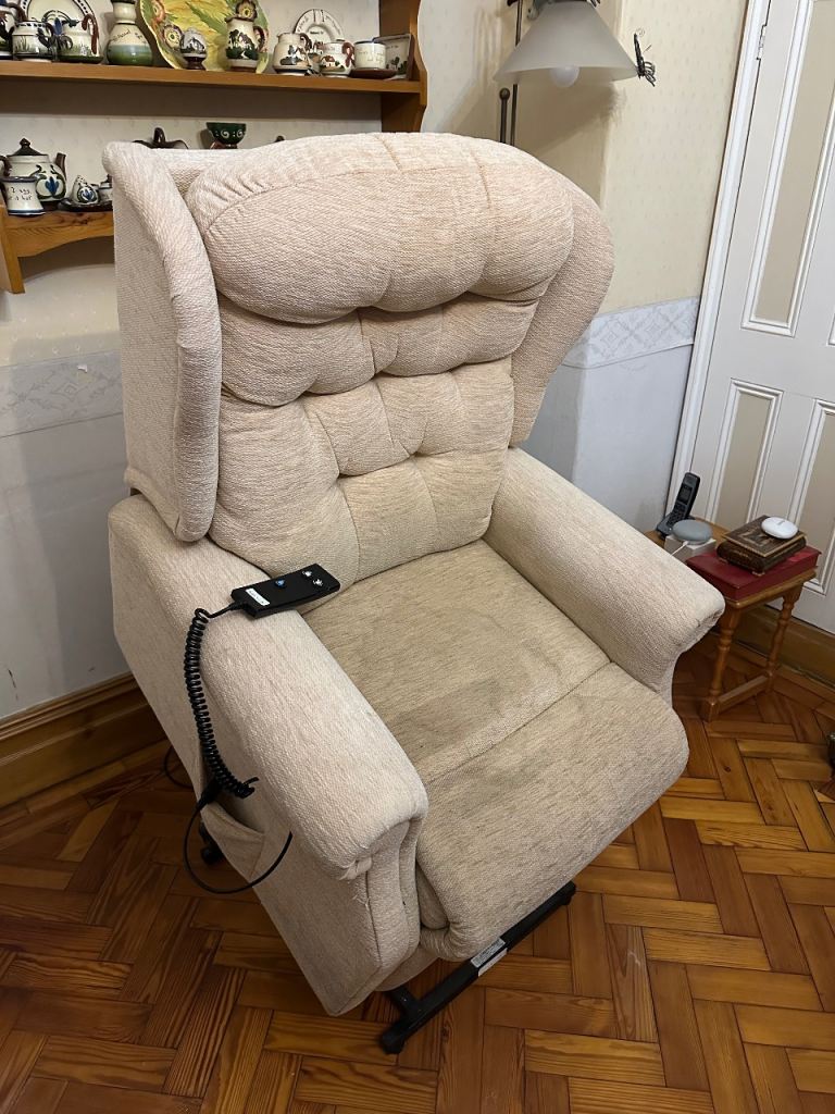 Rise And Recliner Electric Armchair With Remote Control - Beige