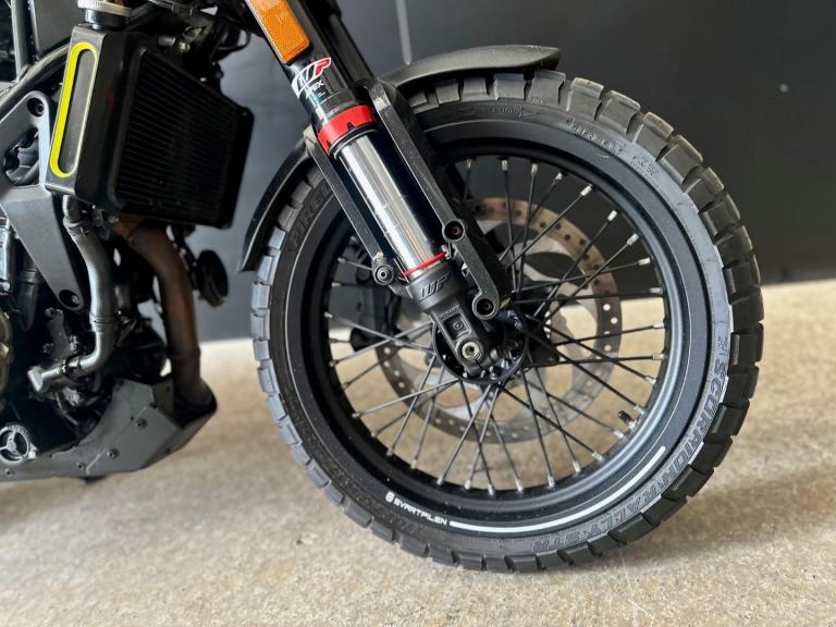 STUNNING ONE OWNER 2023/23 HUSQVARNA SVARTPILEN 401 MOTORYCYCLE