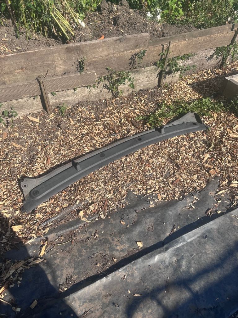 Vauxhall vivaro front windscreen scuttle panel 