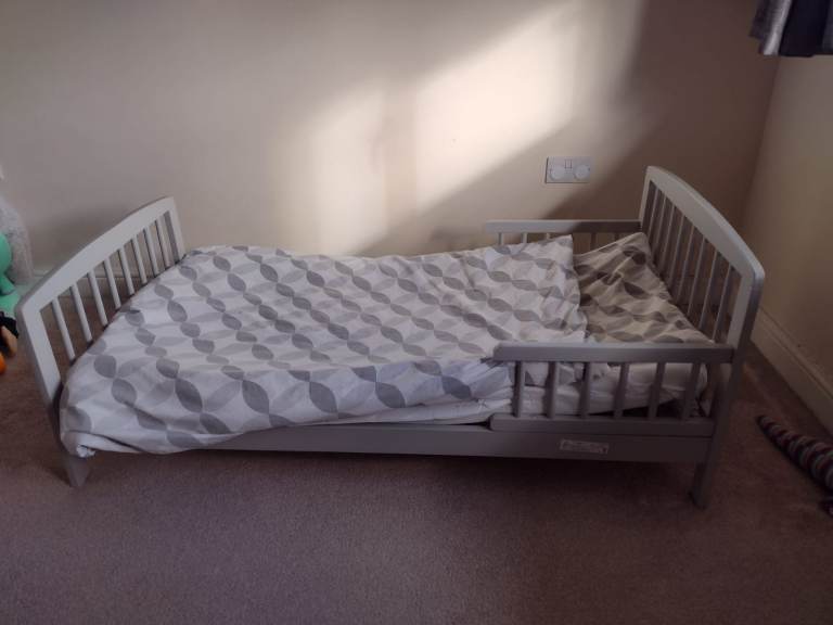 Toddler bed for sale