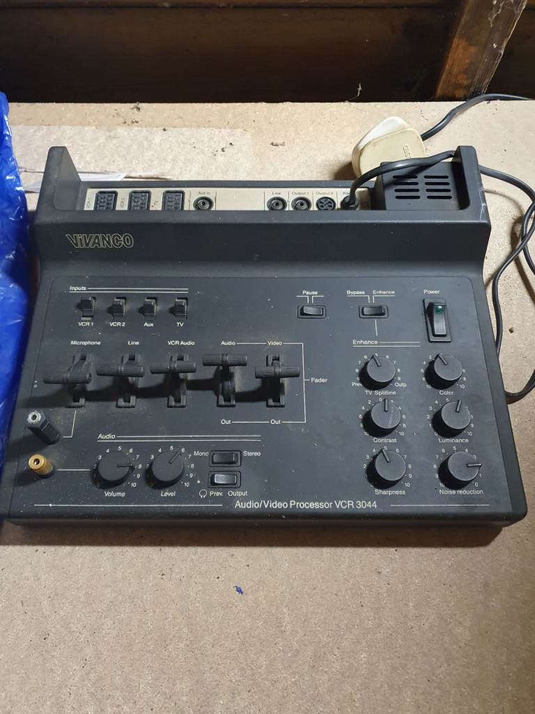 Vivanco VCR 3022 Audio/Video ProcessorThe Vivanco VCR 3022 Audio/Video Processor s