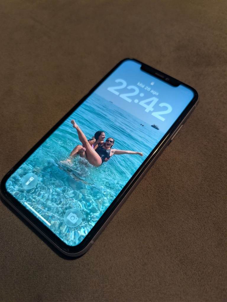 Iphone 11 64gb locked sim carrier