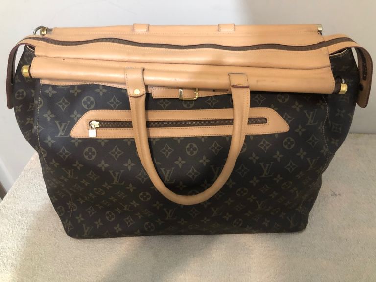 LV holdal bag