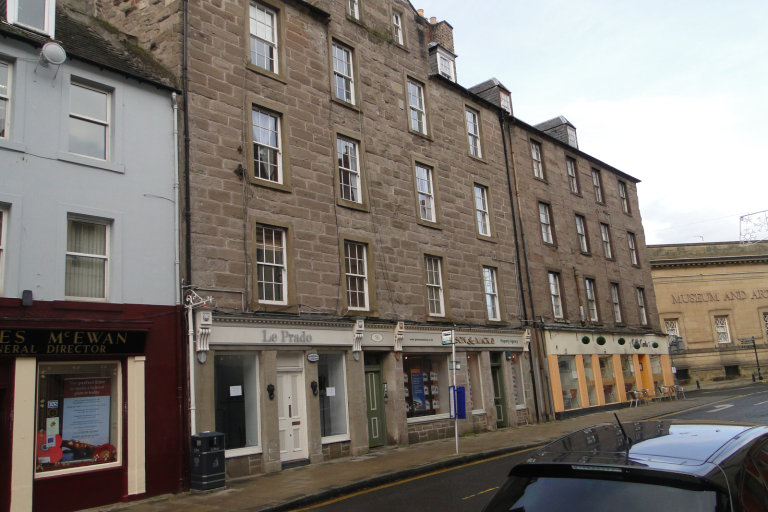 2 bedroom flat in 56 F2, George Street, Perth, PH1 5JL