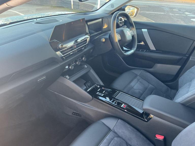 2025 Citroen e-C4 50kWh MAX Hatchback 5dr Electric Auto (7.4kW Charger) (136 ps) HATCHBACK Electr...