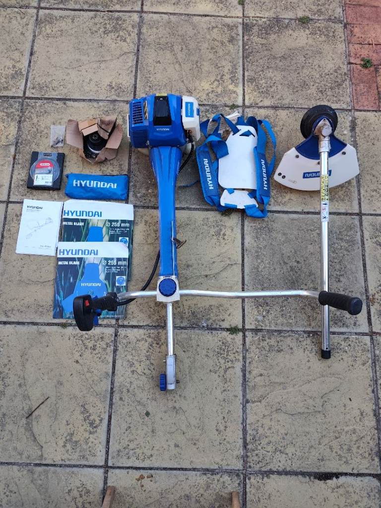 Hyundai 50.8cc Petrol Grass Strimmer & Brush Cutter - Model HYBC5080AV