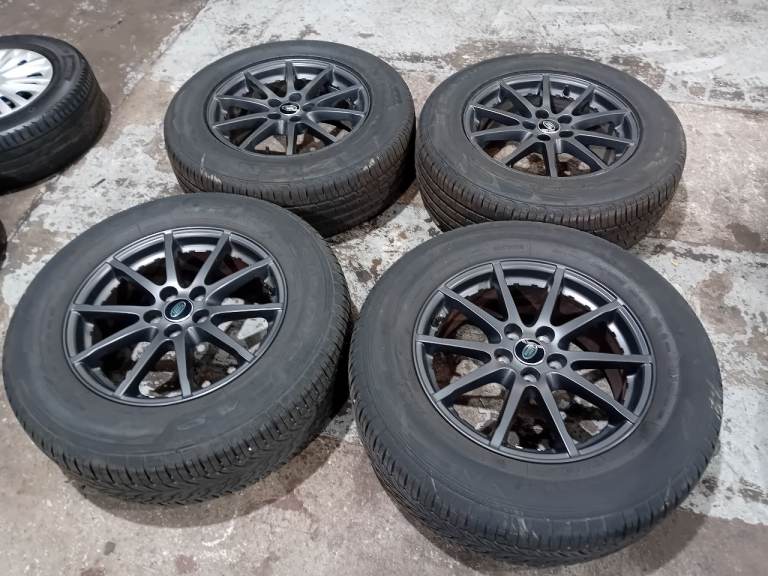 17" Range Rover Alloy Wheels and good tyres Land Rover