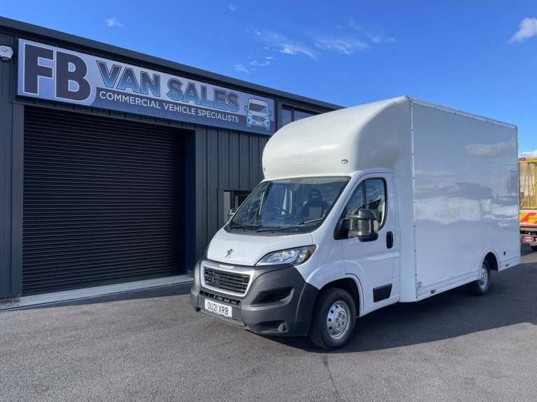 2021 Peugeot Boxer 2.2 BlueHDi Low floor Luton 140ps CHASSIS CAB DIESEL Manual