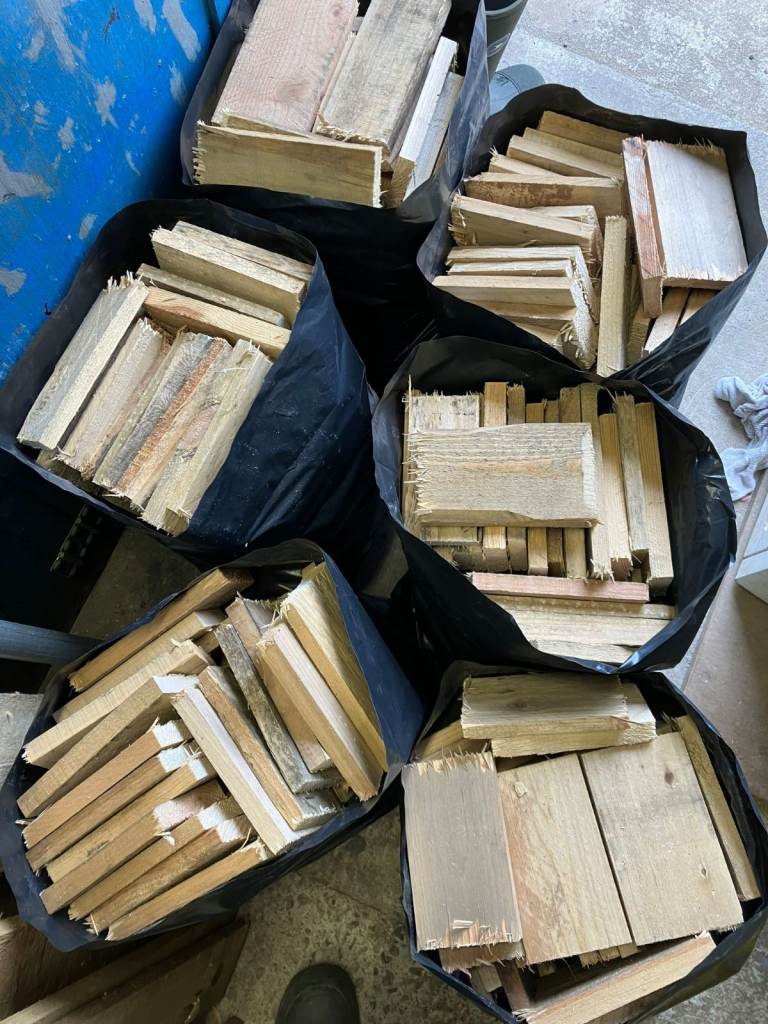 WOOD Cut Up Pallet Slats X6 Off Large Bags £5 EACH Ideal for Making Kindling or Starting Log Burner