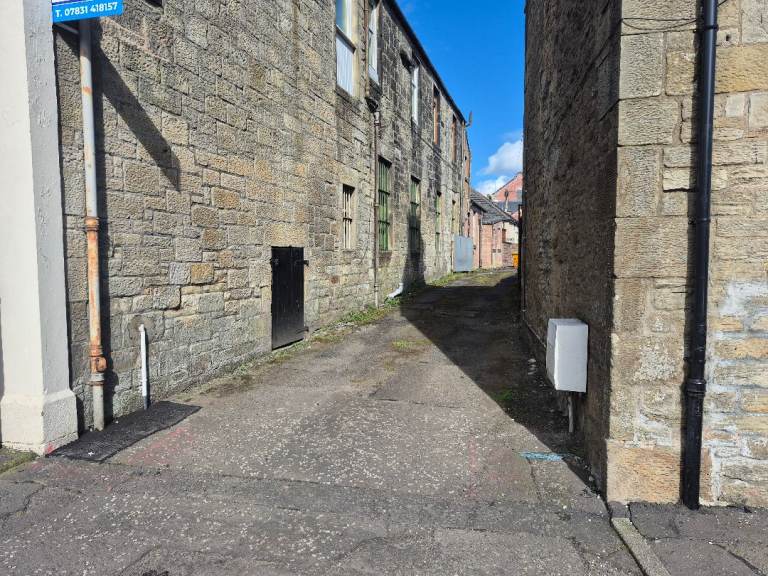 Secure yard and workshop for sale or rent