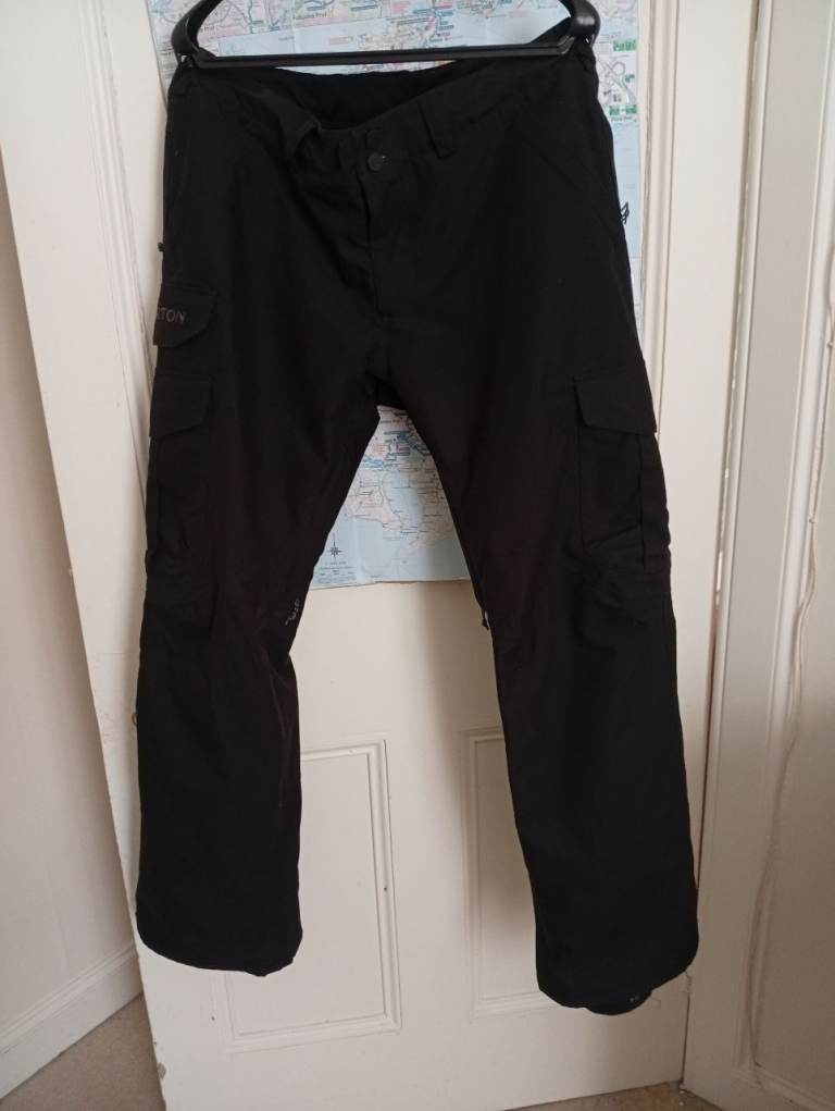 Burton Cargo Relaxed Fit Snowboard/Ski Pants size US Large, 35 to 37 inch waist