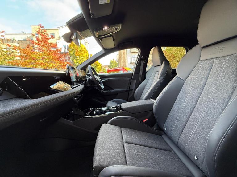 2025 Audi Q6 e-tron 83kWh S line SUV 5dr Electric Auto (252 ps) ESTATE Electric Automatic